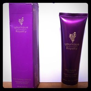 Younique Royalty Pore Purifying Cleanser